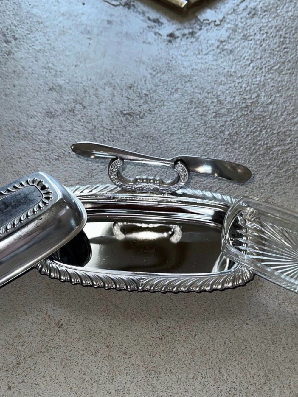 Irvinware Silver Plated Butter Tray Set with Spreader - Silver